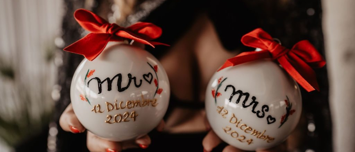 Decorazioni natalizie dipinte a mano